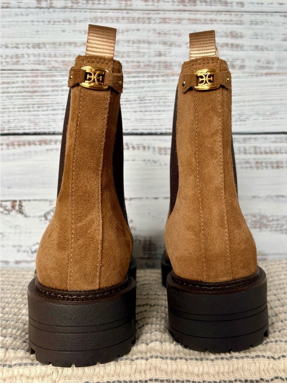 Sam Edelman Laguna Weatherproof Chelsea Boots Womens 7.5 Tan Suede Lug Sole NWOB - Picture 8 of 15